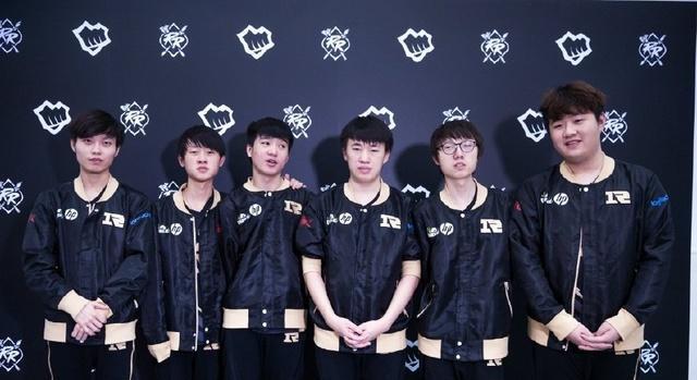 间的默契配 间的默契配