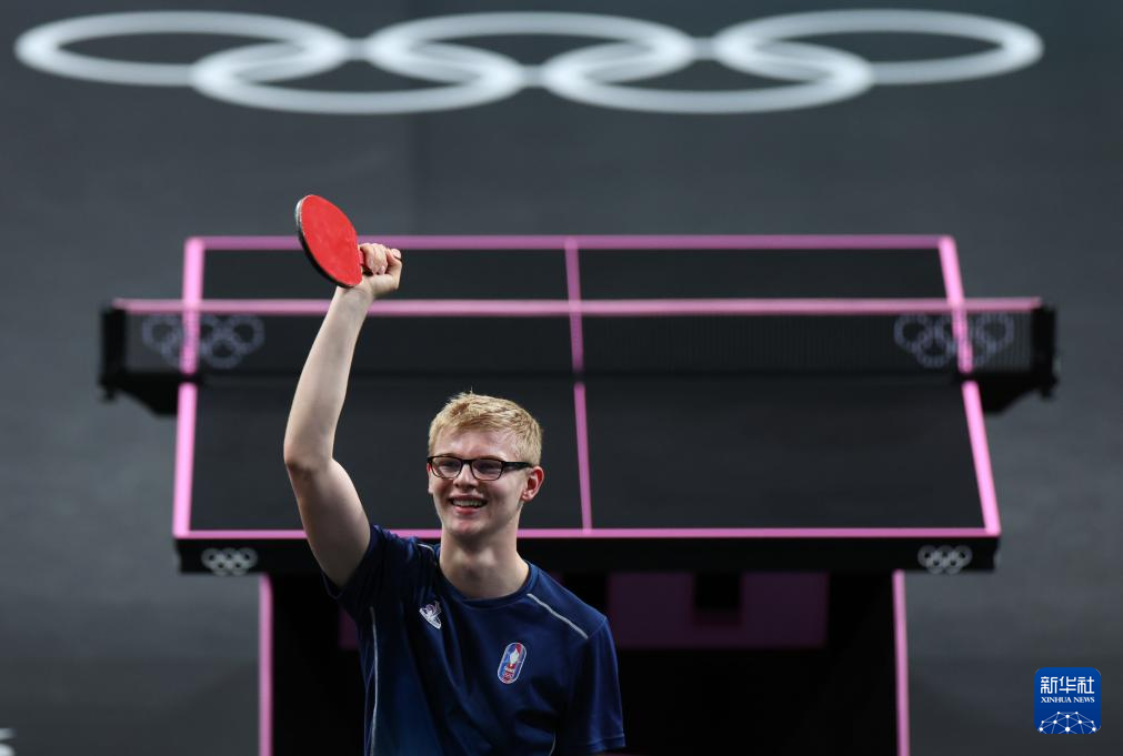 让观众在屏 让观众在屏